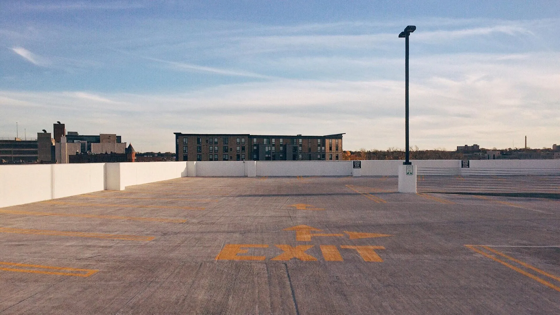 Parking lot well maintained in Urbandale, IA.