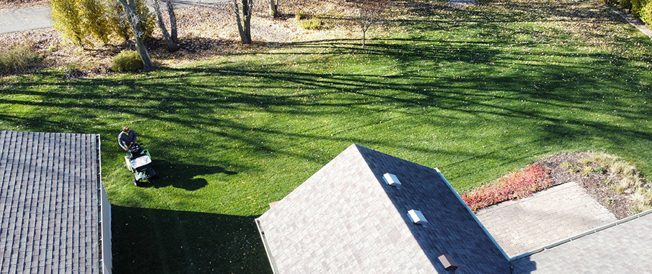 Fertilizer service being performed by a professional in Huxley, IA.